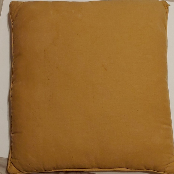 Gifaffe accent pillow - Picture 2 of 8